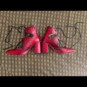 AMAZING red croco skin lace up Freebird block heels!!!🔥🔥🔥
